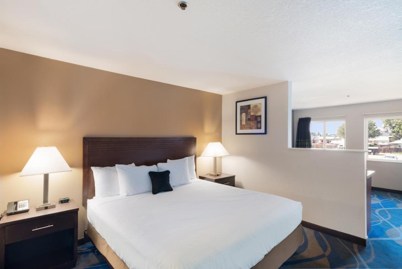 Quality Inn & Suites Kennewick Tri-Cities Exterior photo