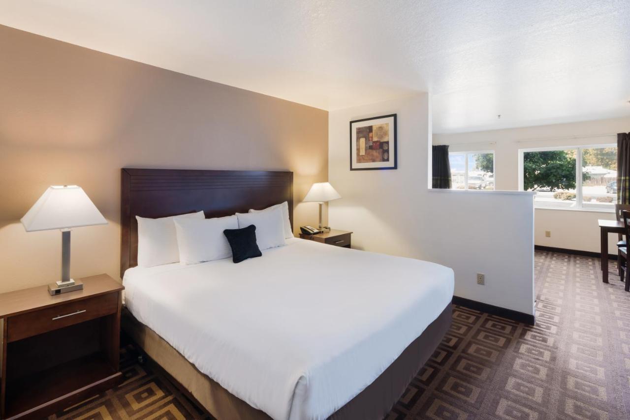 Quality Inn & Suites Kennewick Tri-Cities Exterior photo