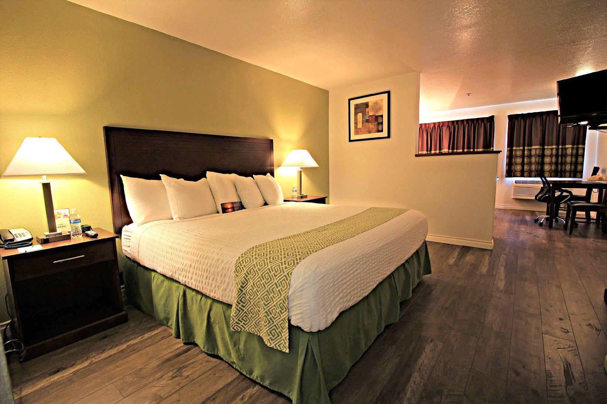 Quality Inn & Suites Kennewick Tri-Cities Exterior photo