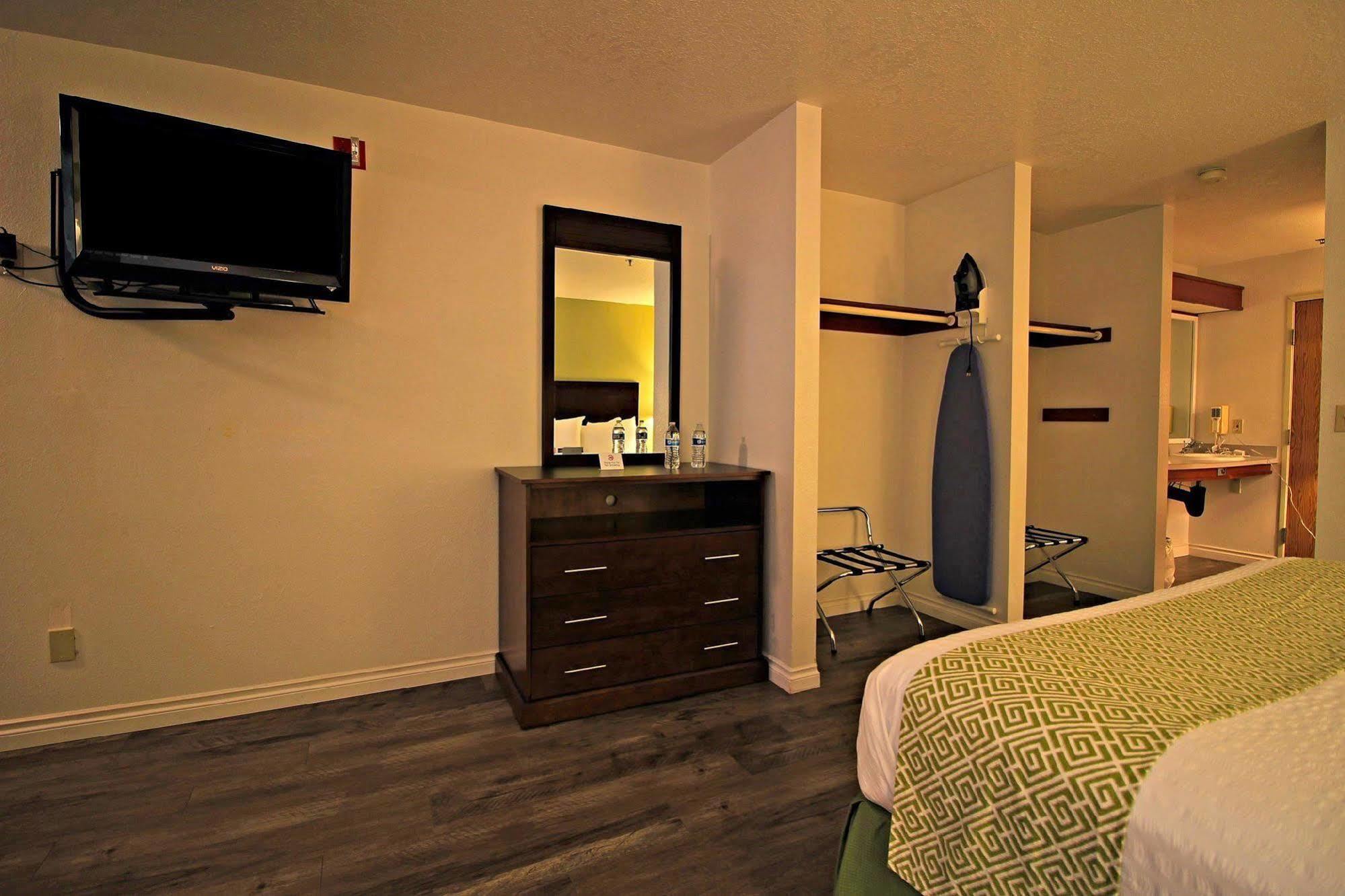 Quality Inn & Suites Kennewick Tri-Cities Exterior photo